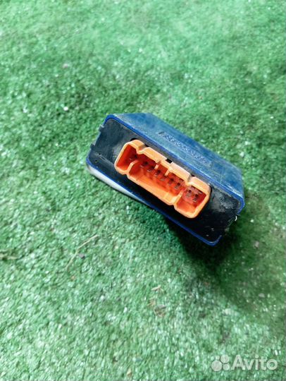 Блок управления дверьми Toyota Carina E