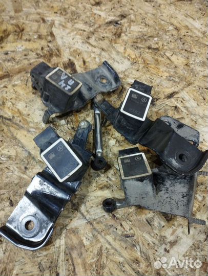 Датчик уровня кузова W164 W221