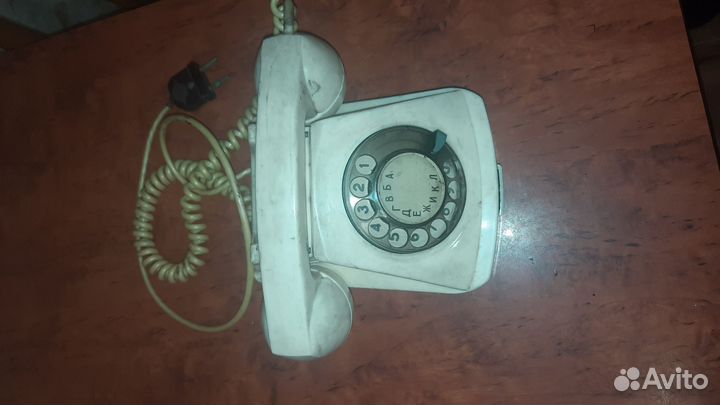 Телефон настольный дисковый
