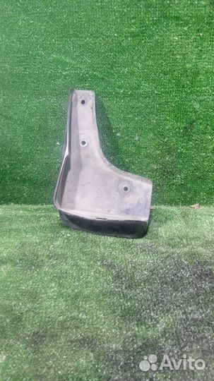 Брызговик задний левый Mitsubishi Lancer Cedia