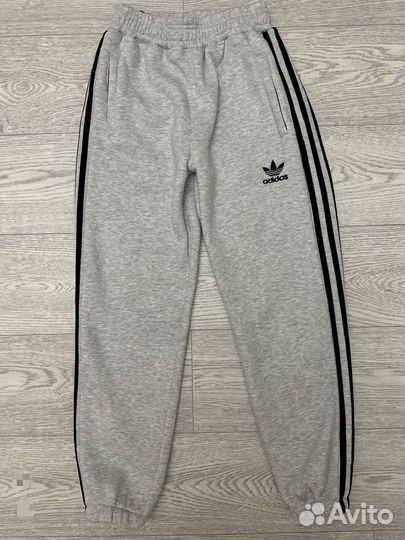 Спортивный костюм adidas