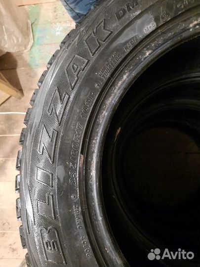 Bridgestone Blizzak DM-V1 235/60 R17