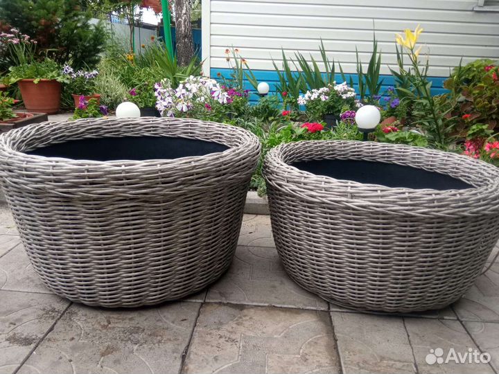 Уличные вазоны