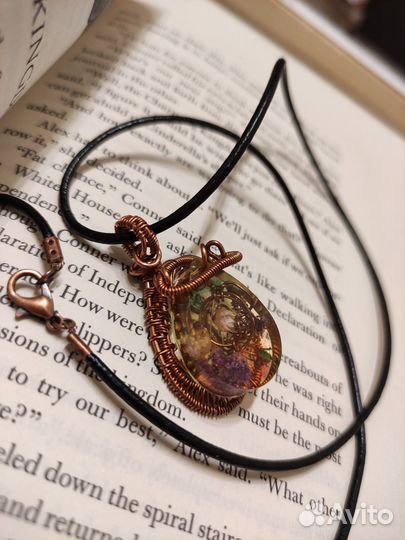 Подвеска из эпоксидной смолы