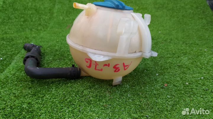 Бачок расширительный Audi A3 sportback CDA 1 2008