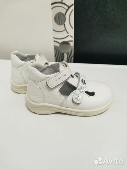 Сандали новые Totta 24р