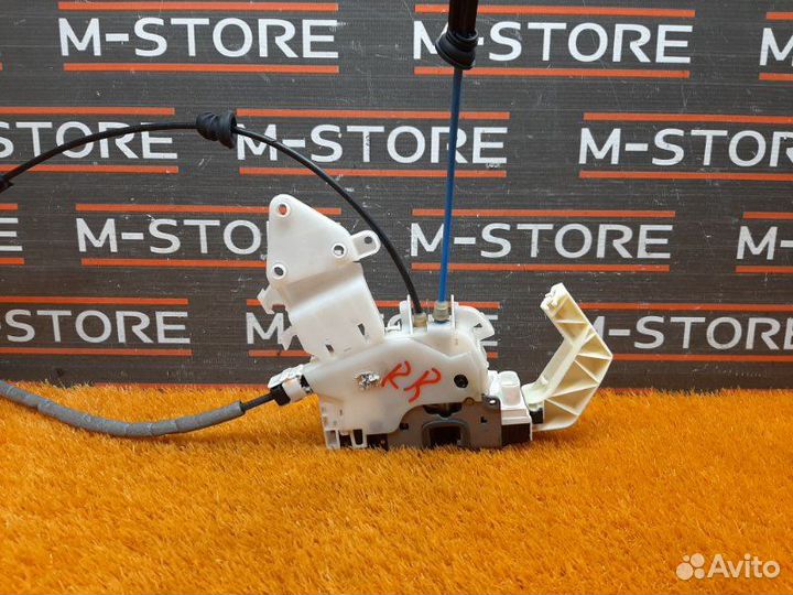 Замок двери задний правый Mercedes-Benz E-Class