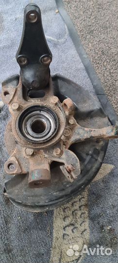 Поворотный кулак Mitsubishi l200