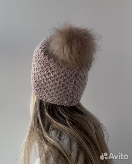 Шапка женская с помпоном