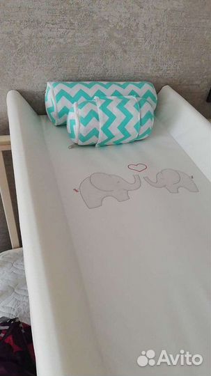 Пеленальная доска на кроватку