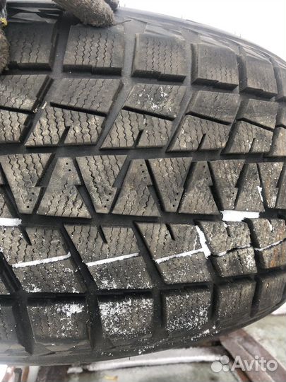 Bridgestone Blizzak DM-V1 285/50 R20