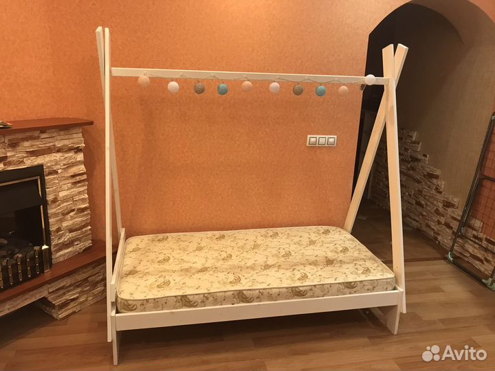 Детская кровать домик с матрасом