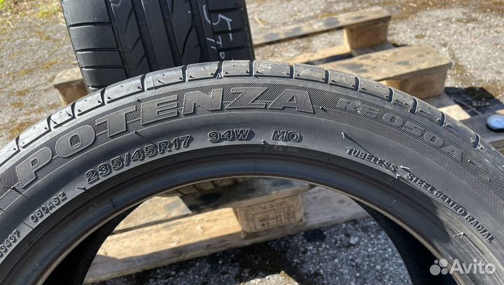 Bridgestone Potenza RE050A 235/45 R17