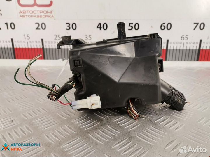 Блок предохранителей Toyota Yaris P1 рест. 2004