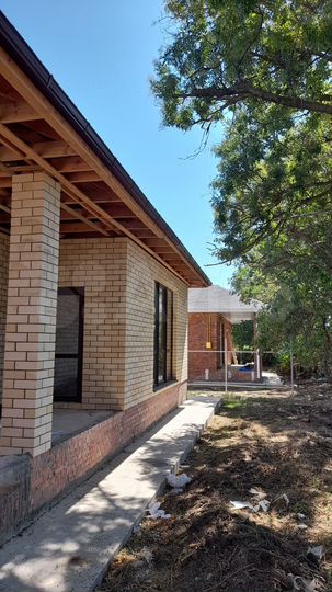 Дом 121 м² на участке 5 сот.