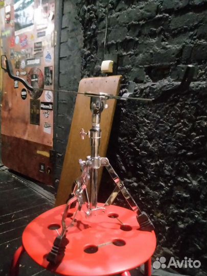 Стойки для хай хэта и малого барабана