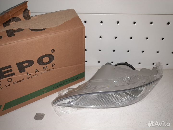 Toyota Camry XV30 Противотуманка левая Новая