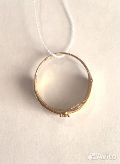 Золотое кольцо с камнем 18р