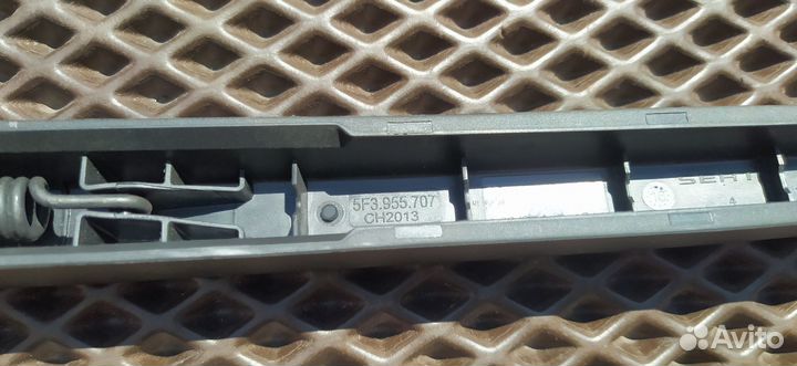 Поводок стеклоочистителя VAG 5JB955409