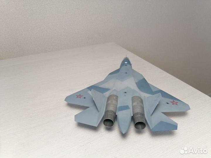 Модель самолета Су-57 1:72