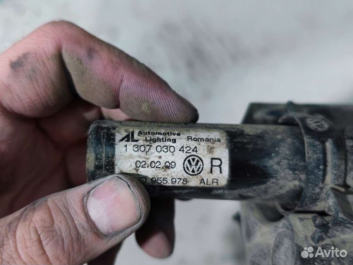 Правая форсунка омывателя Volkswagen tiguan 1