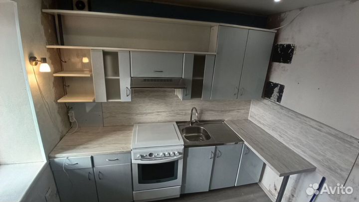 Продам кухонный гарнитур б/у