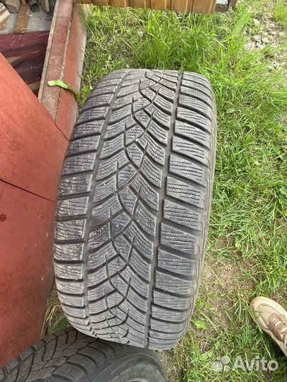 Goodyear UltraGrip Performance 225/50 R17