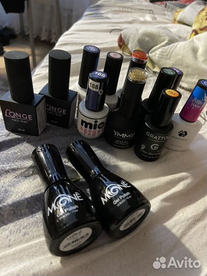 Гель лаки и базы в одни руки