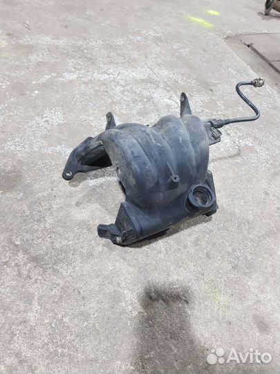 Впускной коллектор Peugeot 206