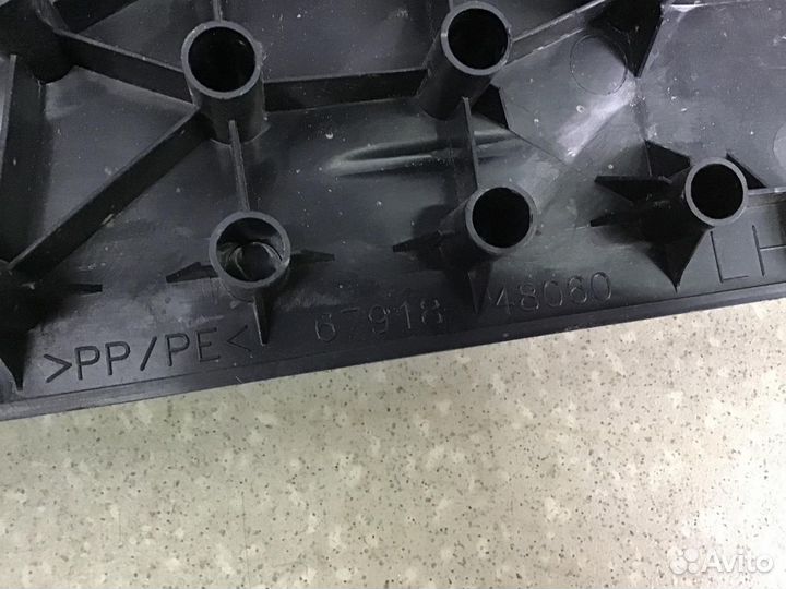 Накладка порога (внутренняя) Toyota Highlander II