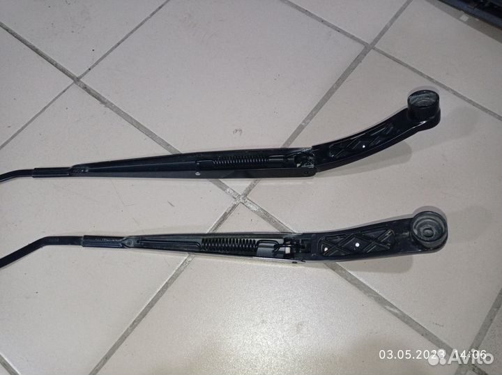 Поводки стеклоочистителей Солярис 2011