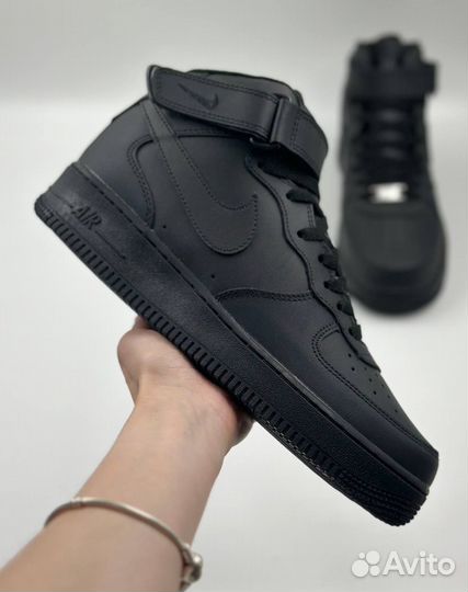 Nike Air Force 1 Mid Black