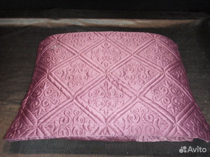 Покрывало и наволочки стеганые 