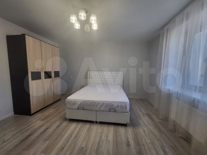 2-к. квартира, 80 м², 7/9 эт.