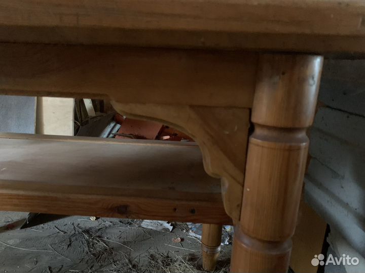 Раскладной стол и стол из дерева