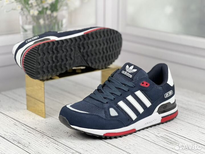 Кроссовки adidas zx 750