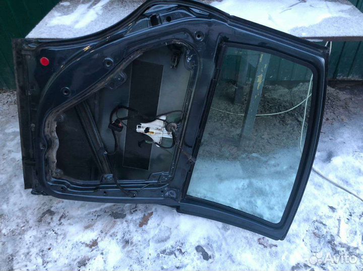 Дверь от фольцфагена поссата б5 плюс седан