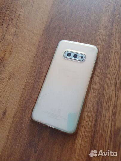 Samsung Galaxy S10e, 6/128 ГБ