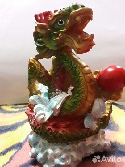 Статуэтка дракон