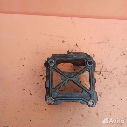 Кронштейн тнвд Land Rover Range Rover Sport L320