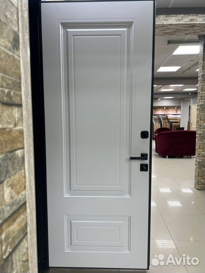 Входная дверь 