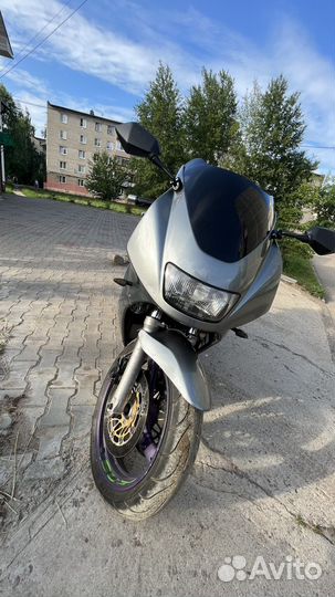 Suzuki RF 600