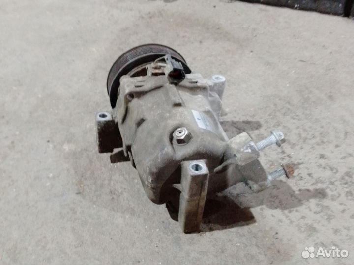 Компрессор кондиционера Nissan Note