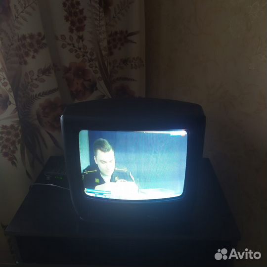 Телевизор Lg CF-14F30