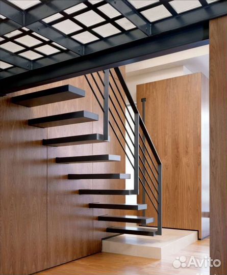 Лестница на металлокаркасе