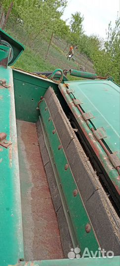 Жатка кукурузная кмд-6