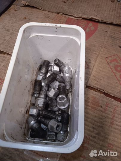 Болты для литых дисков