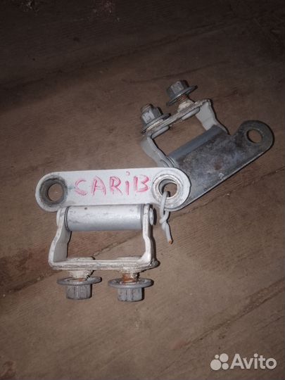 Петли двери багажника Toyota sprinter carib ae115