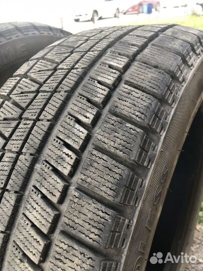 Bridgestone Blizzak Revo GZ 225/55 R17