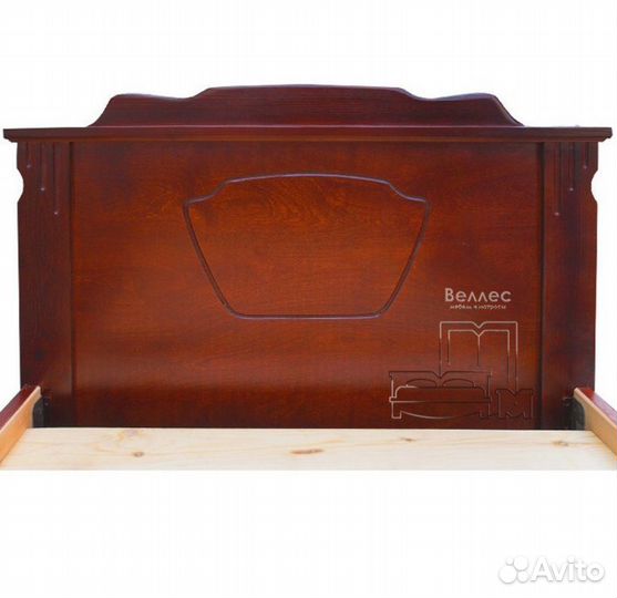 Односпальная кровать из массива